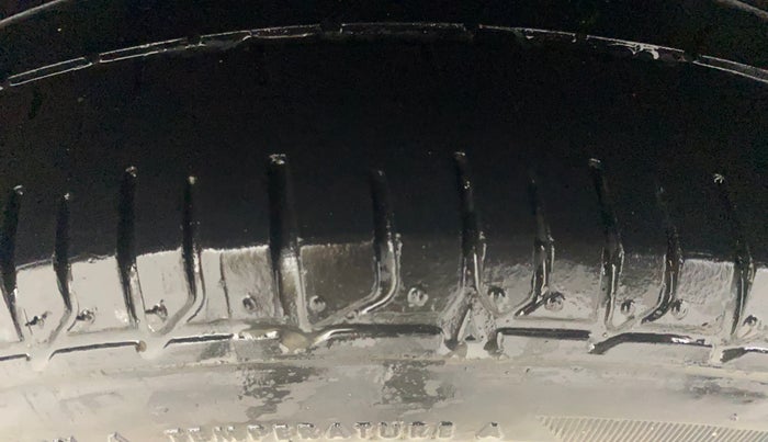 2012 Hyundai Verna FLUIDIC 1.6 CRDI SX, Diesel, Manual, 94,556 km, Right Rear Tyre Tread