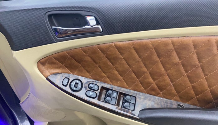 2012 Hyundai Verna FLUIDIC 1.6 CRDI SX, Diesel, Manual, 94,556 km, Driver Side Door Panels Control