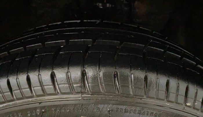 2016 Hyundai Elite i20 SPORTZ 1.2, Petrol, Manual, 86,447 km, Right Front Tyre Tread