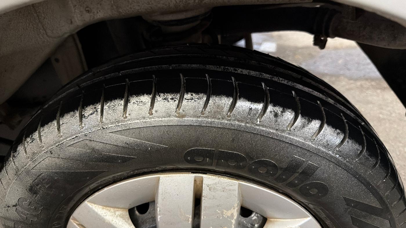2015 Maruti Alto 800 LXI, Petrol, Manual, 63,568 km, Left Rear Tyre Tread