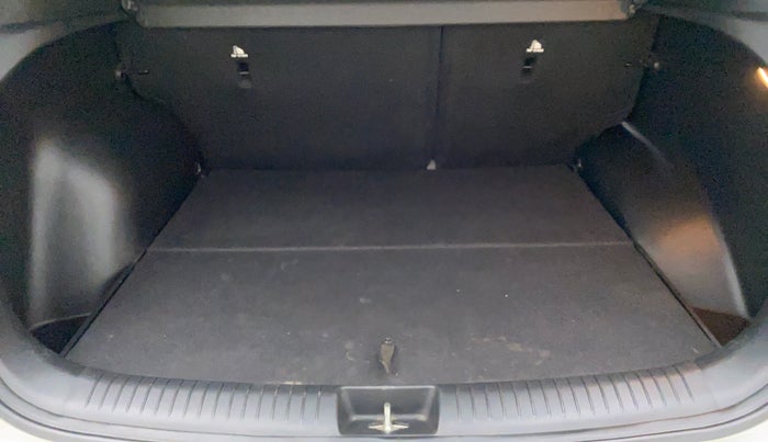 2016 Hyundai Creta 1.6 SX PLUS AUTO PETROL, Petrol, Automatic, 48,530 km, Boot Inside
