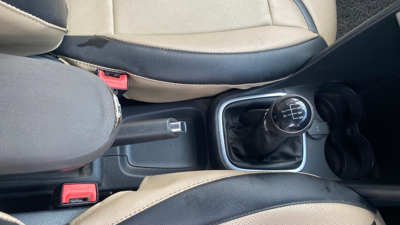 2019 Volkswagen Polo HIGHLINE PLUS 1.5, Diesel, Manual, 75,470 km, Gear Lever