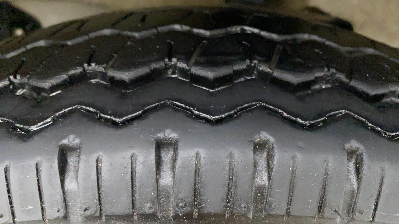 2021 Maruti Eeco 5 STR CNG WITH AC PLUSHTR, CNG, Manual, 11,087 km, Right Front Tyre Tread