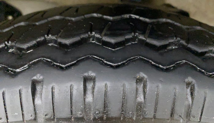 2021 Maruti Eeco 5 STR CNG WITH AC PLUSHTR, CNG, Manual, 11,087 km, Right Front Tyre Tread