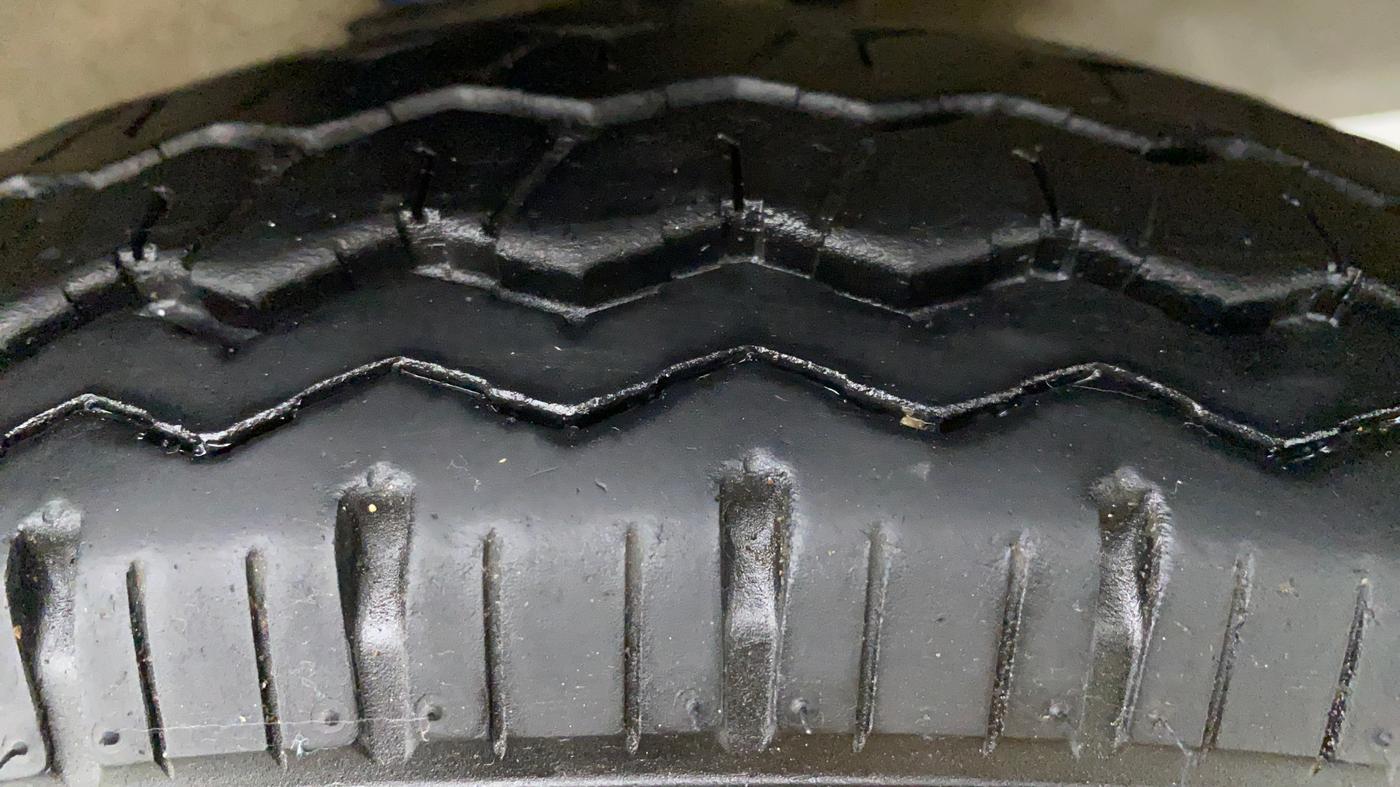 2021 Maruti Eeco 5 STR CNG WITH AC PLUSHTR, CNG, Manual, 11,087 km, Left Front Tyre Tread