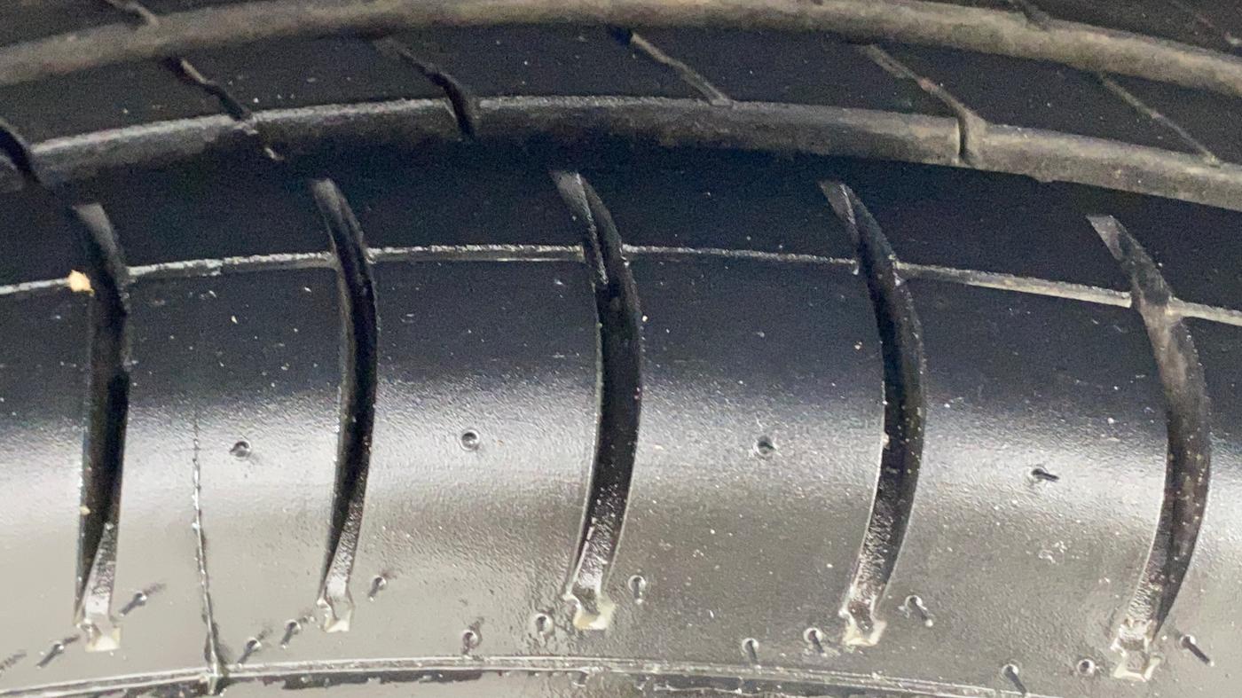 2014 Maruti Celerio VXI, Petrol, Manual, 15,355 km, Right Front Tyre Tread