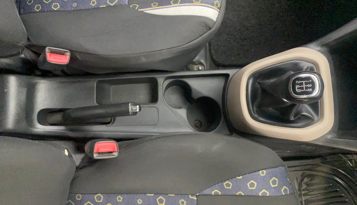 2017 Hyundai Grand i10 SPORTZ 1.2 KAPPA VTVT, Petrol, Manual, 1,27,820 km, Gear Lever