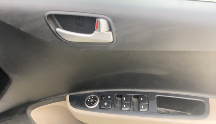 2017 Hyundai Grand i10 SPORTZ 1.2 KAPPA VTVT, Petrol, Manual, 1,27,820 km, Driver Side Door Panels Control