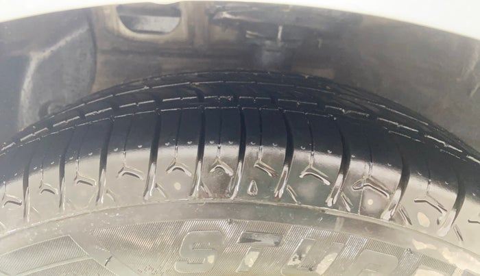 2017 Hyundai Grand i10 SPORTZ 1.2 KAPPA VTVT, Petrol, Manual, 1,27,820 km, Left Front Tyre Tread