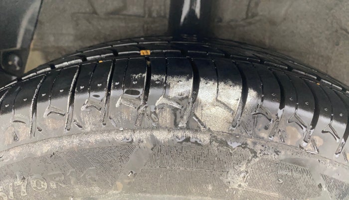 2017 Hyundai Grand i10 SPORTZ 1.2 KAPPA VTVT, Petrol, Manual, 1,27,820 km, Right Rear Tyre Tread