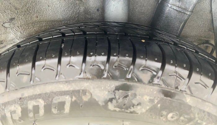 2017 Hyundai Grand i10 SPORTZ 1.2 KAPPA VTVT, Petrol, Manual, 1,27,820 km, Left Rear Tyre Tread