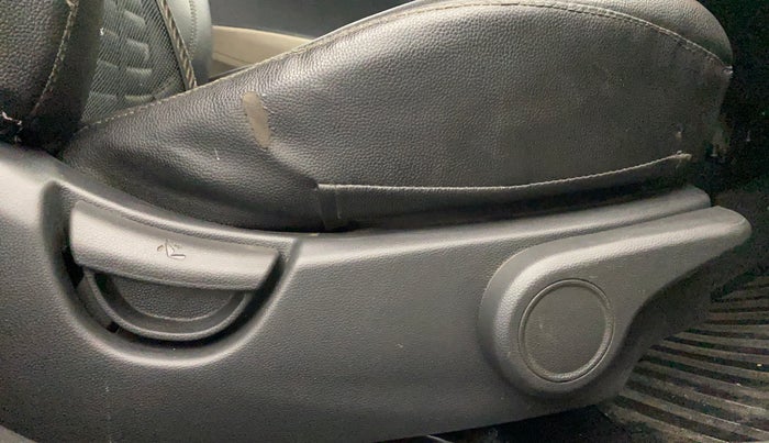 2018 Hyundai Xcent SX 1.2, Petrol, Manual, 88,113 km, Driver Side Adjustment Panel