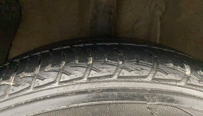 2018 Hyundai Xcent SX 1.2, Petrol, Manual, 88,113 km, Right Rear Tyre Tread