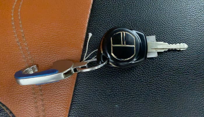 2020 Maruti Dzire VXI, Petrol, Manual, 62,459 km, Key Close Up