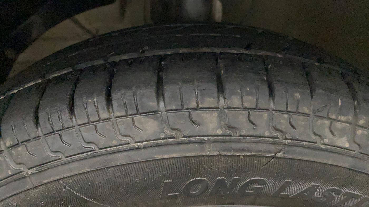 2020 Maruti Dzire VXI, Petrol, Manual, 62,459 km, Left Front Tyre Tread
