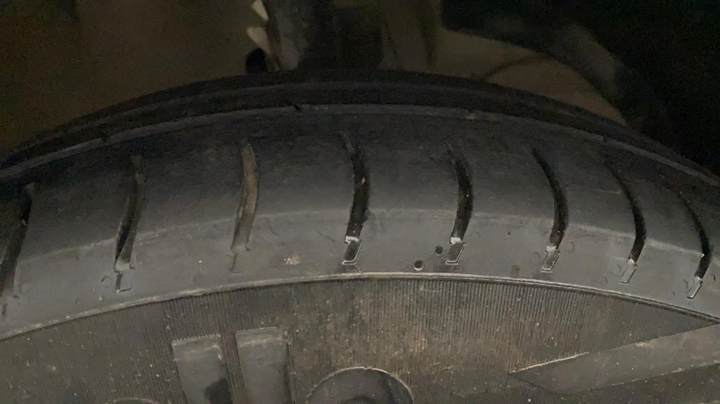 2020 Maruti Dzire VXI, Petrol, Manual, 62,459 km, Right Front Tyre Tread
