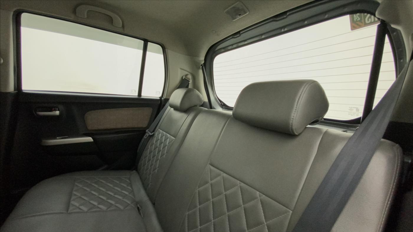 2015 Maruti Wagon R 1.0 VXI, Petrol, Manual, 28,345 km, Right Side Rear Door Cabin