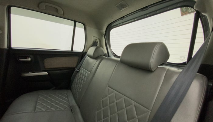 2015 Maruti Wagon R 1.0 VXI, Petrol, Manual, 28,345 km, Right Side Rear Door Cabin