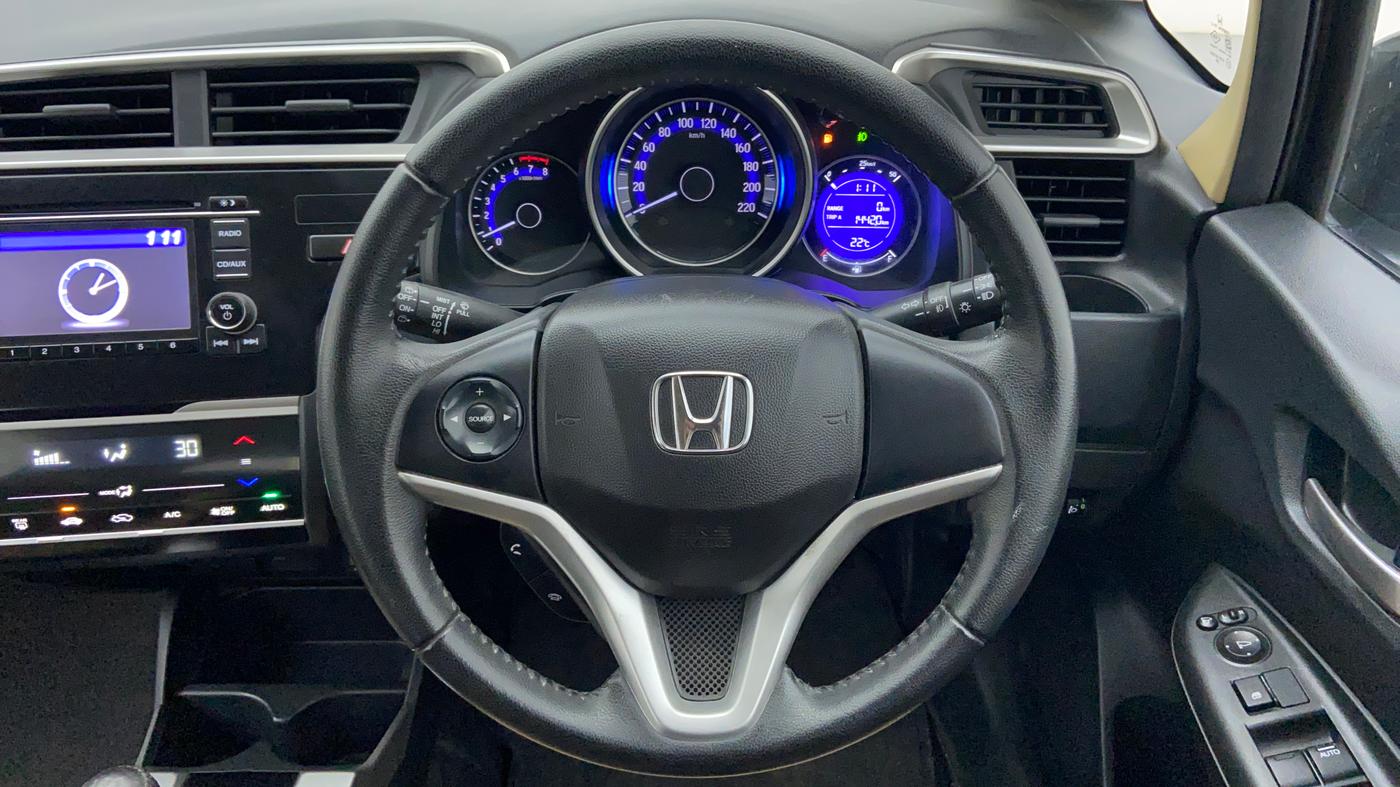 2017 Honda Jazz 1.2 V MT, Petrol, Manual, 17,098 km, Steering Wheel Close Up