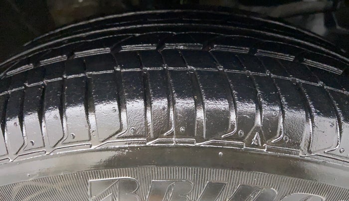 2017 Honda Jazz 1.2 V MT, Petrol, Manual, 17,098 km, Right Front Tyre Tread