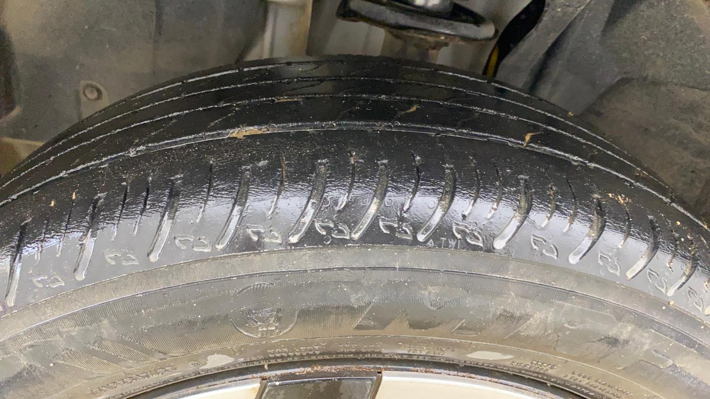 2021 Nissan MAGNITE XL, Petrol, Manual, 54,571 km, Left Front Tyre Tread