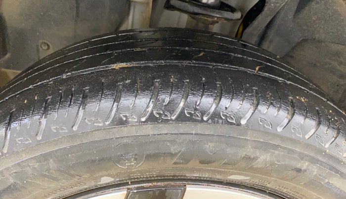 2021 Nissan MAGNITE XL, Petrol, Manual, 54,571 km, Left Front Tyre Tread