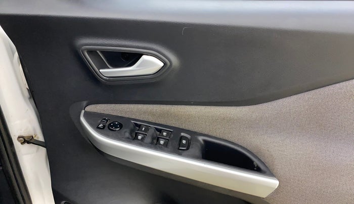 2021 Nissan MAGNITE XL, Petrol, Manual, 54,571 km, Driver Side Door Panels Control