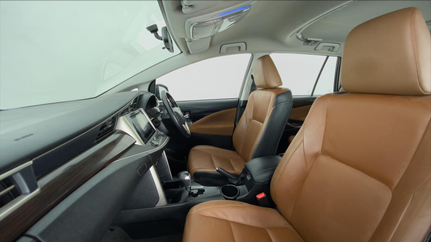 2018 Toyota Innova Crysta 2.8 ZX AT 7 STR, Diesel, Automatic, 40,703 km, Right Side Front Door Cabin