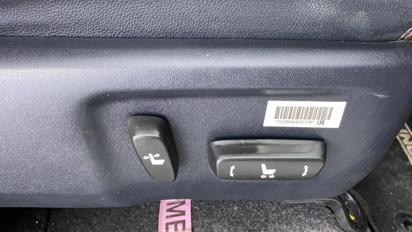 2018 Toyota Innova Crysta 2.8 ZX AT 7 STR, Diesel, Automatic, 40,703 km, Driver Side Adjustment Panel