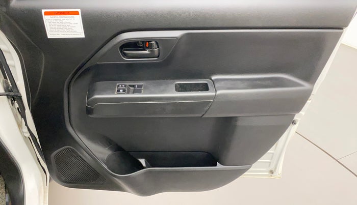 2023 Maruti New Wagon-R LXI CNG 1.0, CNG, Manual, 25,432 km, Driver Side Door Panels Control