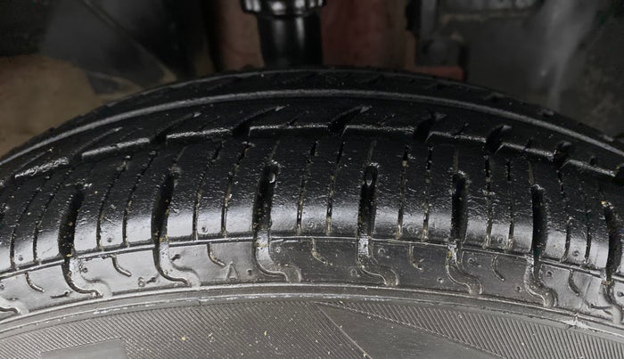 2019 Renault Kwid RXT 1.0 (O), Petrol, Manual, 65,307 km, Right Front Tyre Tread