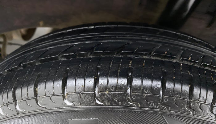 2019 Renault Kwid RXT 1.0 (O), Petrol, Manual, 65,307 km, Left Rear Tyre Tread