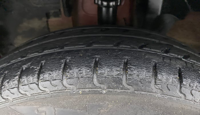 2019 Renault Kwid RXT 1.0 (O), Petrol, Manual, 65,307 km, Left Front Tyre Tread