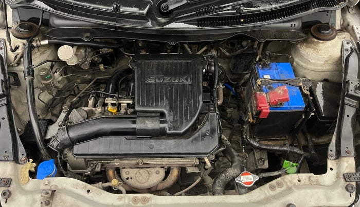 2014 Maruti Swift VXI, Petrol, Manual, 87,178 km, Engine View