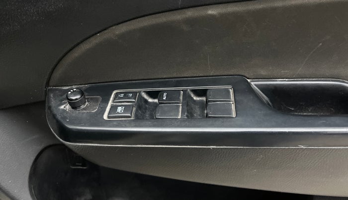 2014 Maruti Swift VXI, Petrol, Manual, 87,178 km, Driver Side Door Panels Control