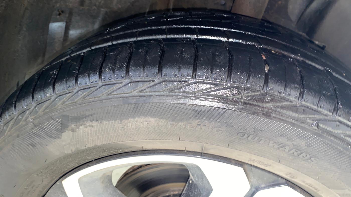 2023 Tata NEXON XZA PLUS PETROL, Petrol, Automatic, 21,880 km, Right Front Tyre Tread