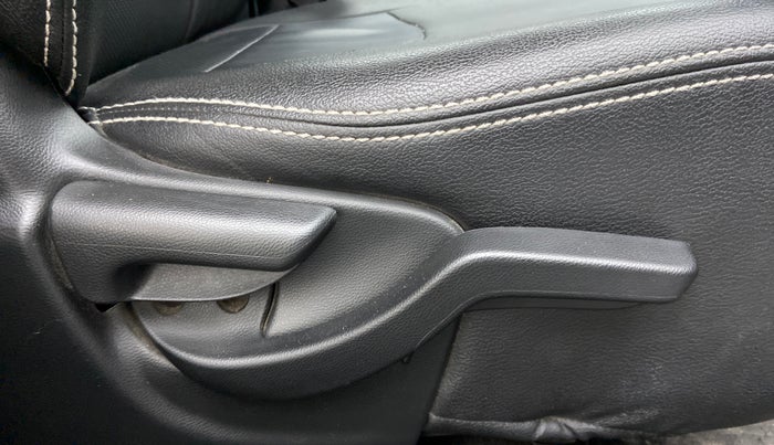 2016 Honda BR-V 1.5L I-VTEC V CVT, Petrol, Automatic, 79,204 km, Driver Side Adjustment Panel