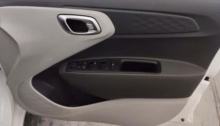 2022 Hyundai GRAND I10 NIOS ASTA 1.2 KAPPA VTVT, Petrol, Manual, 28,144 km, Driver Side Door Panels Control