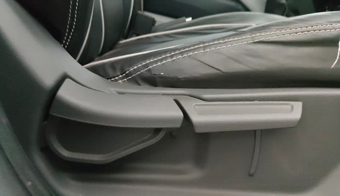 2022 Hyundai GRAND I10 NIOS ASTA 1.2 KAPPA VTVT, Petrol, Manual, 28,144 km, Driver Side Adjustment Panel