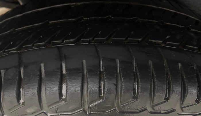 2013 Maruti Wagon R 1.0 VXI, Petrol, Manual, 47,083 km, Right Rear Tyre Tread