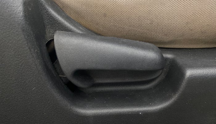 2013 Maruti Wagon R 1.0 VXI, Petrol, Manual, 47,083 km, Driver Side Adjustment Panel