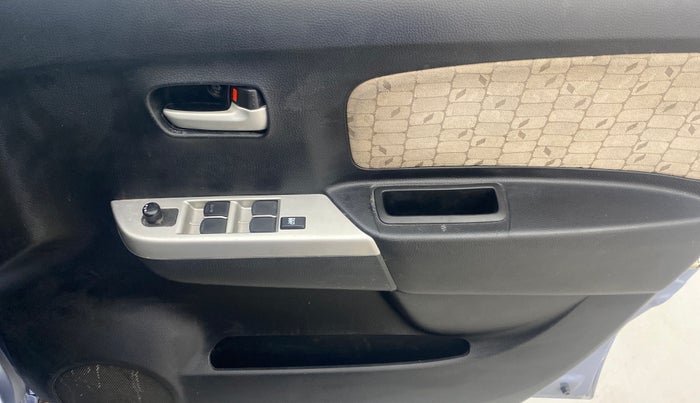 2013 Maruti Wagon R 1.0 VXI, Petrol, Manual, 47,083 km, Driver Side Door Panels Control