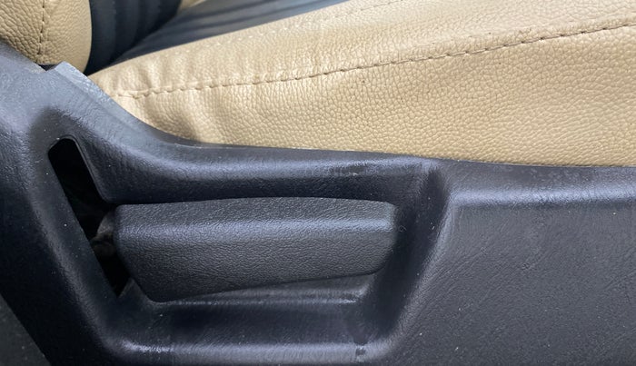 2021 Maruti Alto LXI O, Petrol, Manual, 46,333 km, Driver Side Adjustment Panel