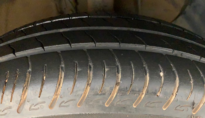 2019 Hyundai Elite i20 SPORTZ PLUS 1.2, Petrol, Manual, 90,453 km, Right Front Tyre Tread