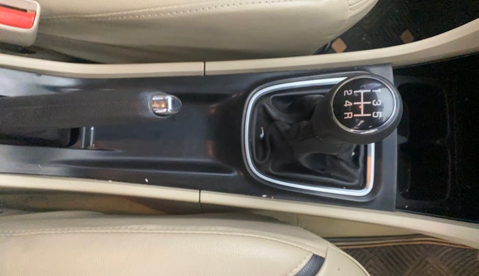 2017 Maruti Ciaz DELTA 1.4 MT PETROL, Petrol, Manual, 40,362 km, Gear Lever