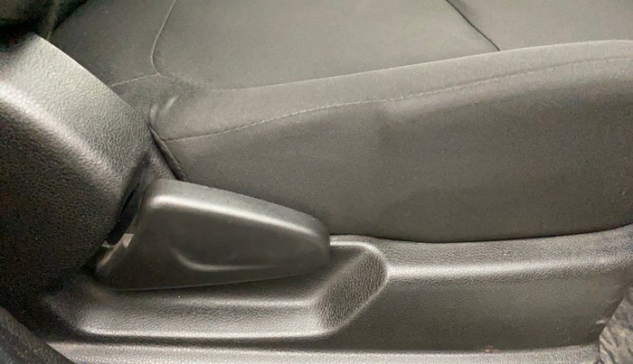 2017 Renault Kwid RXT 1.0, Petrol, Manual, 45,079 km, Driver Side Adjustment Panel