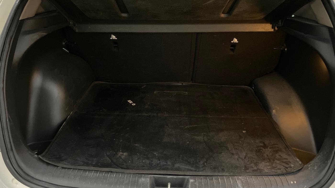 2017 Hyundai Creta SX PLUS AT 1.6 DIESEL, Diesel, Automatic, 1,16,848 km, Boot Inside