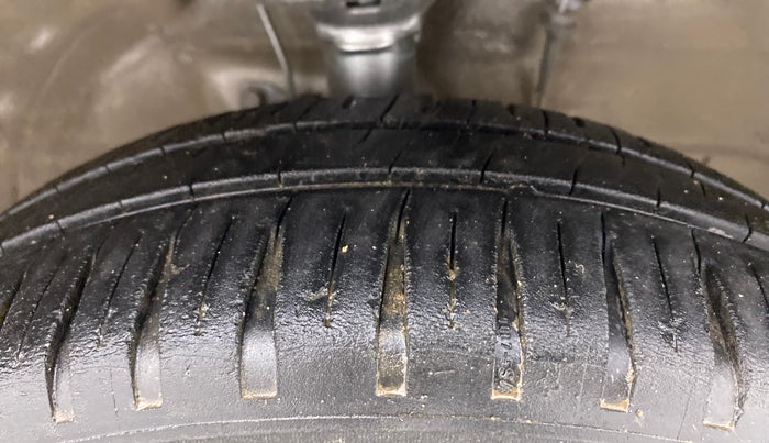 2017 Maruti Wagon R 1.0 VXI (O) AMT, Petrol, Automatic, 64,363 km, Right Front Tyre Tread