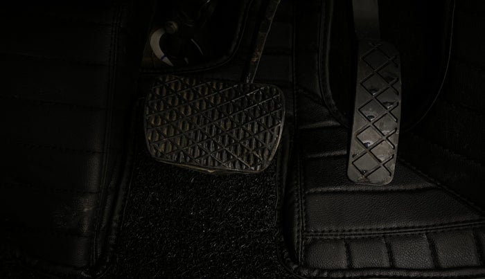 2022 MG ASTOR SAVVY 1.5 CVT S RED, Petrol, Automatic, 18,257 km, Pedals