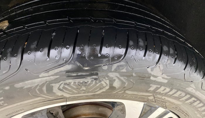 2022 MG ASTOR SAVVY 1.5 CVT S RED, Petrol, Automatic, 18,257 km, Right Rear Tyre Tread